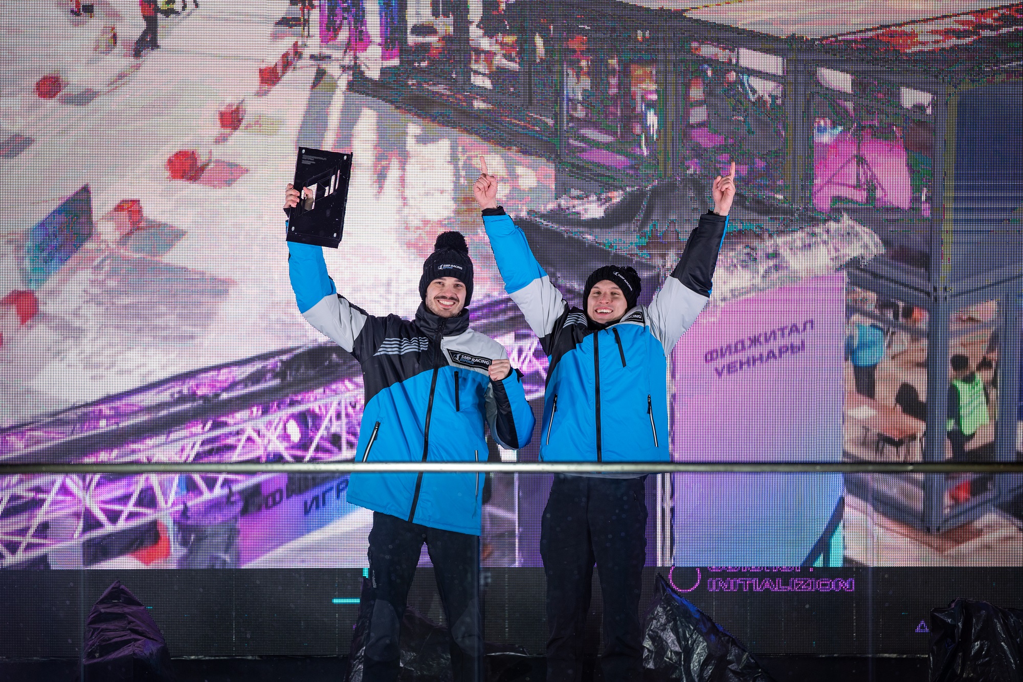 Александр Смоляр и Дмитрий Арсентьев — победители фиджитал-гонок на льду!